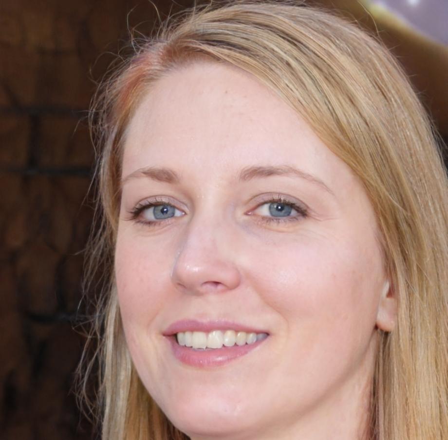 Portrait of Vera Chen, founder and lead educator at qaretholinux